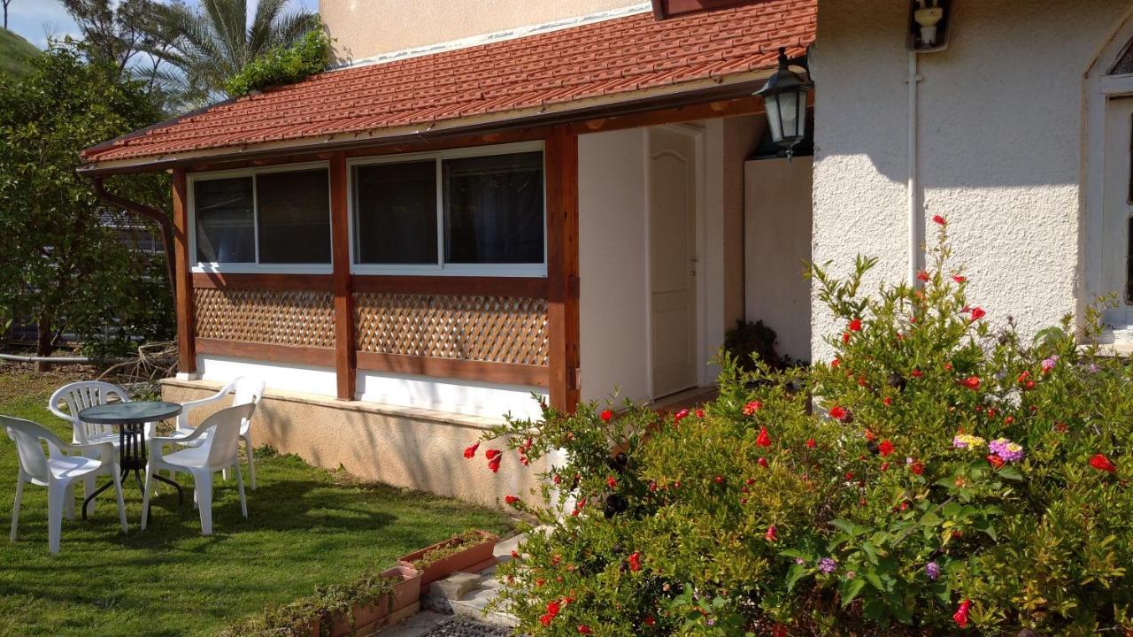 Jordan Valley One Room Apartment Menahemya Exterior photo