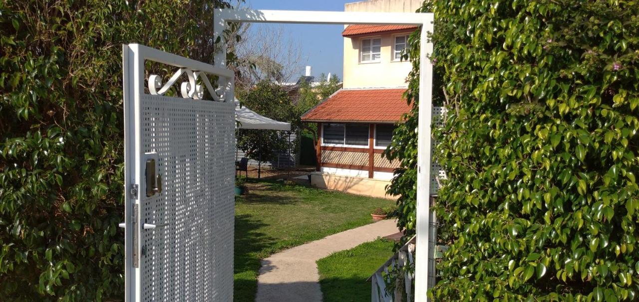 Jordan Valley One Room Apartment Menahemya Exterior photo