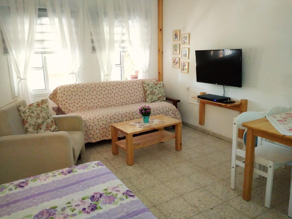 Jordan Valley One Room Apartment Menahemya Exterior photo